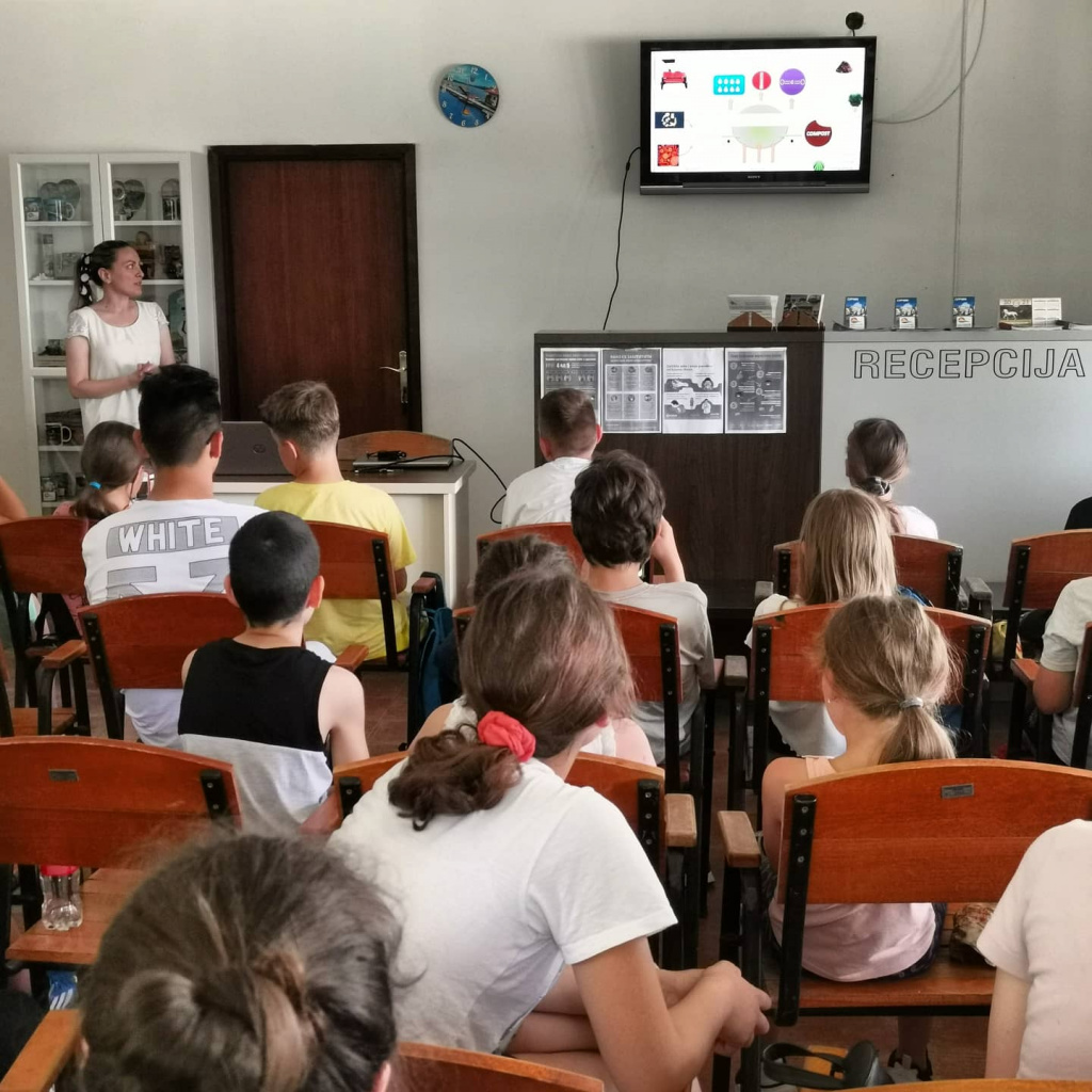 IMG-d302d13407edb481c9d48eda6c79cbcd-V.jpg IMG-d302d13407edb481c9d48eda6c79cbcd-V.jpg